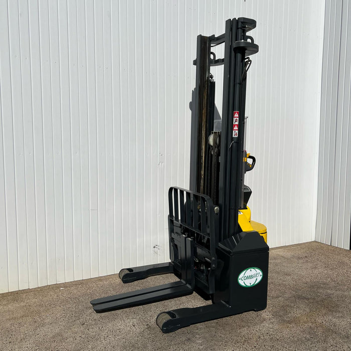Combilift -WR Used Electric Pantograph Carriage Stacker – 4.5m Lift (#WR-2)